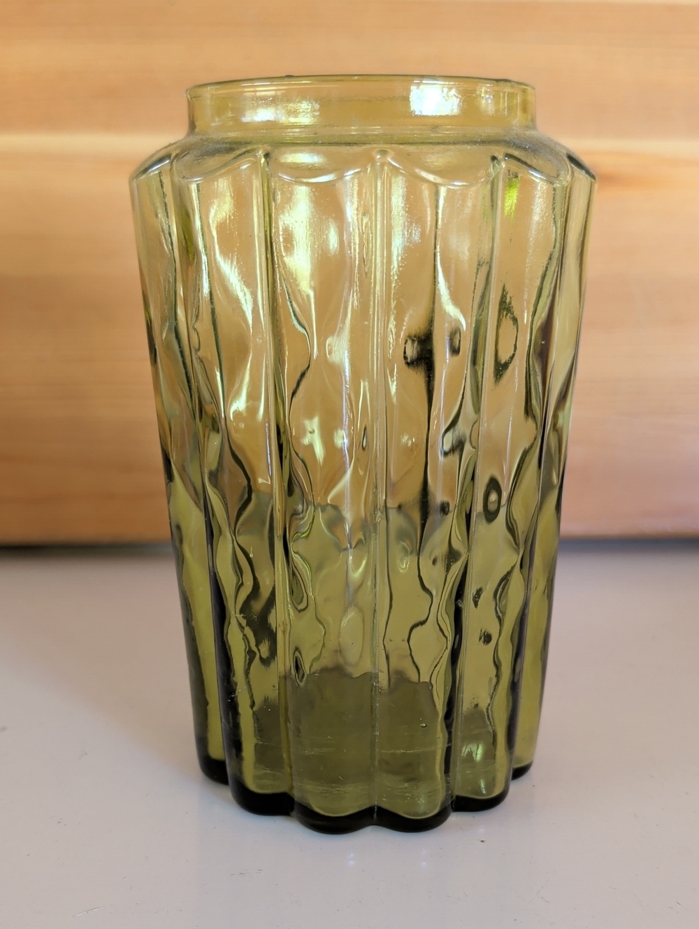 VTG. Mid- Century Modern Avocado Green Optic Rib Textured Glass Vase.
